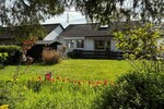 Schwalbach: Ruhig wohnen am Grüngürtel – Bungalow mit großem Garten und vielseitigem Raumangebot - Einfamilienhaus Schwalbach | Angebot:26534677
