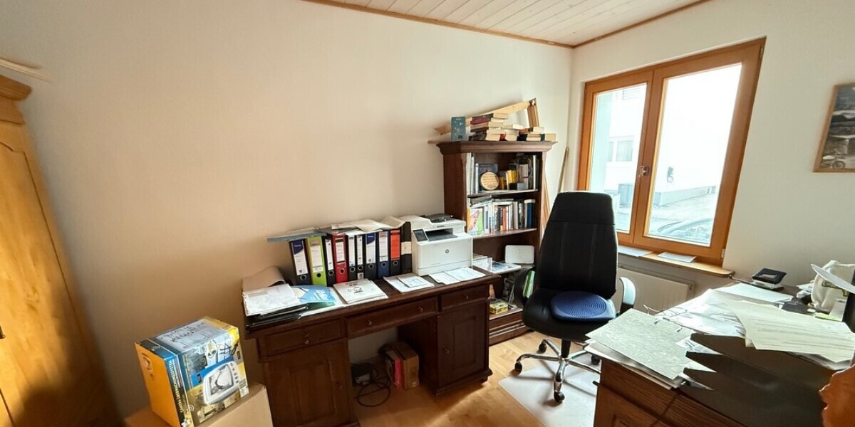 Büro EG