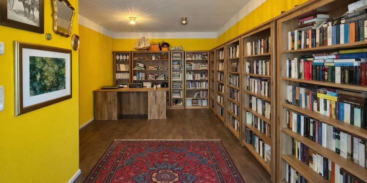 Büro EG