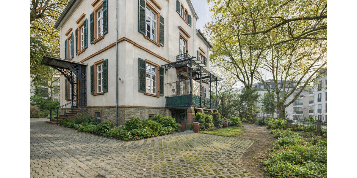 Außenansicht Vorgarten - Villa in Wiesbaden