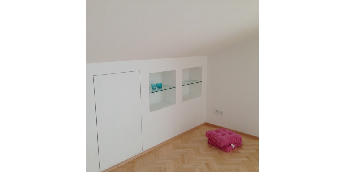Zimmer mit Einbauschrank