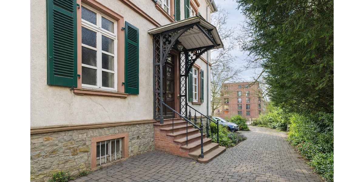 Außenansicht Hauseingang - Villa in Wiesbaden