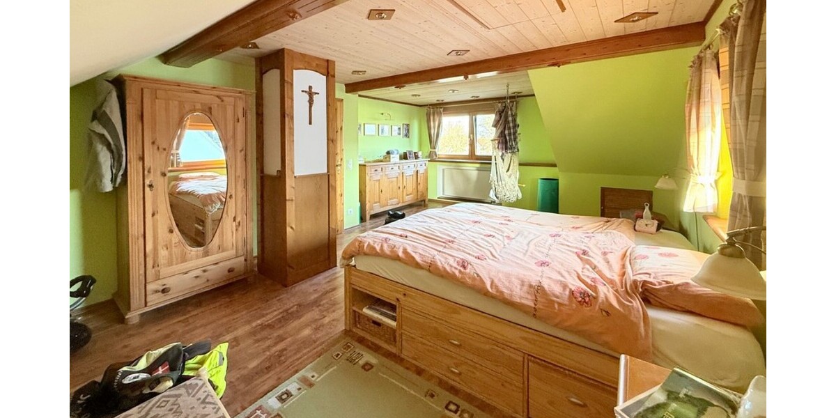 Schlafzimmer DG