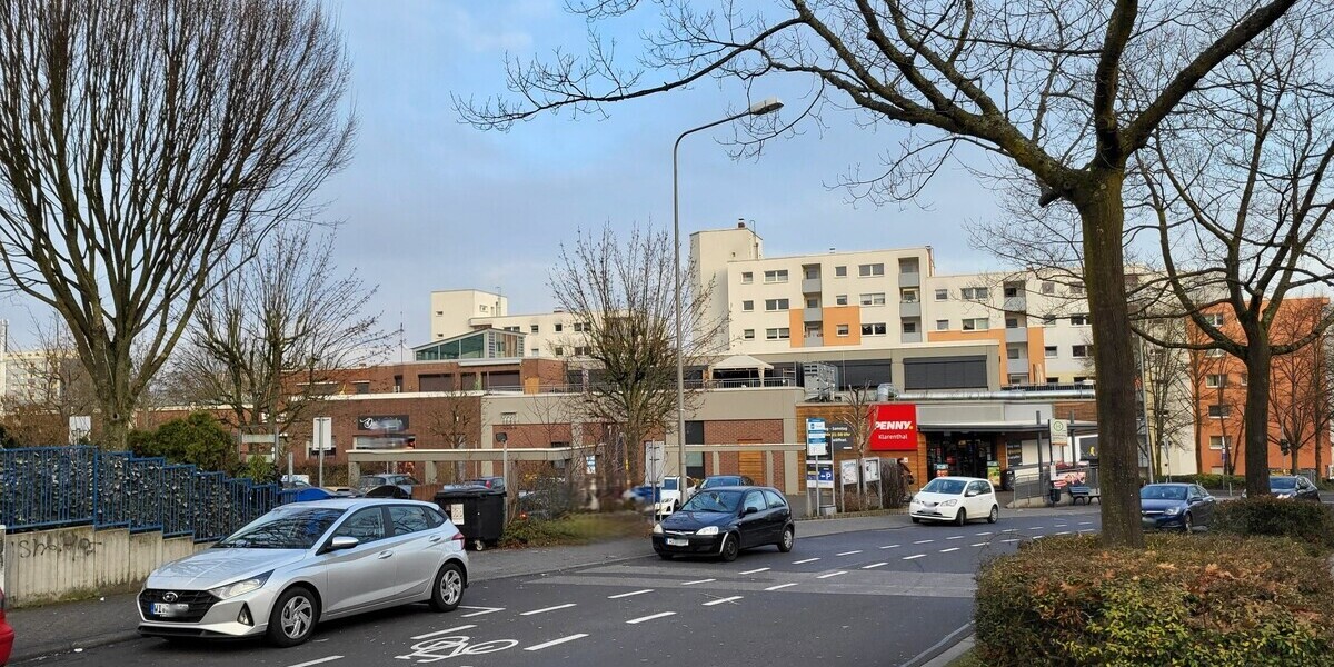 Kleines Einkaufszentrum in direkter Umgebung